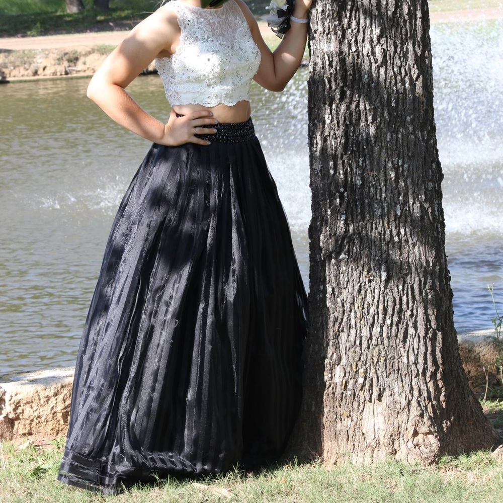 BLACK & CREAM 2-PIECE PROM DRESS-DESIGNER RACHEL ALLAN PRINCESS